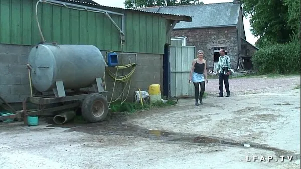 Meilleures vidéos sur la puissance Mature francaise se fait bien defoncer le cul par Papy et ses potes de la ferme