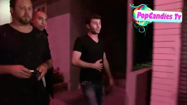 Meilleures vidéos sur la puissance James Deen se sent à l'aise d'être pantless, mais toujours maman de l'histoire de Lindsay Lohan à Los Angeles - YouTube