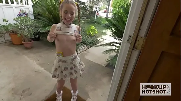 Los mejores videos de Pequeña se encuentra con un chico de Internet poder