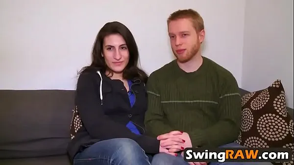 أفضل Amazingly beautiful babe and her boyfriend joining a swingers party مقاطع فيديو قوية