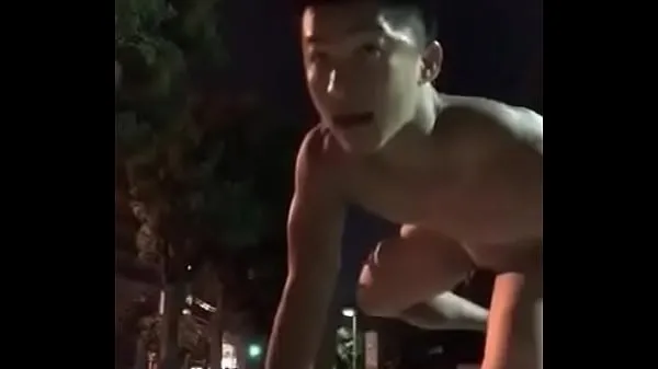 Los mejores videos de Chico caliente en el parque poder