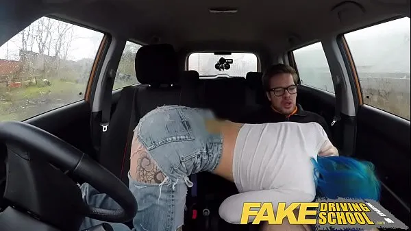 A legjobb Fake Driving Instructor cums over learners pussy after anal teljesítményű videók