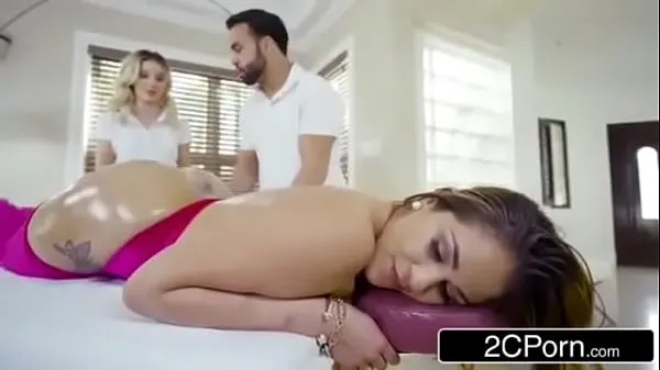 Los mejores videos de El cliente necesita más que masaje - Bella Rose, Miss Raquel poder