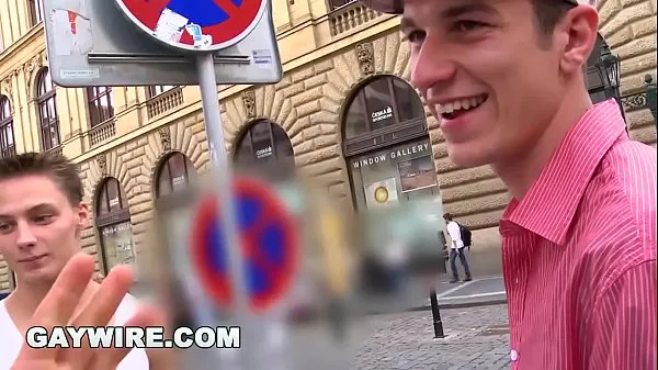 Video kuasa GAYWIRE - Czech Cutie Takes Bareback Big Dick In His Twink Ass terbaik