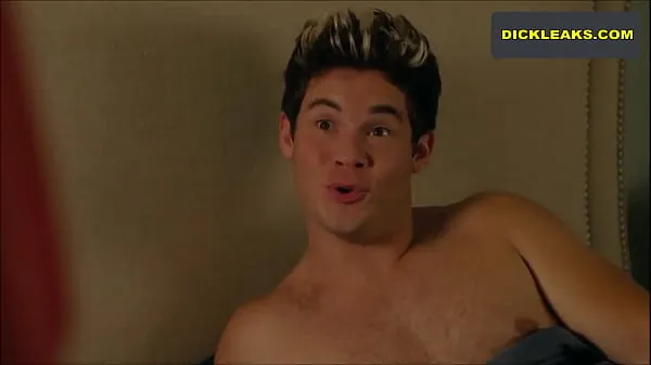 Melhores vídeos Adam Devine Nude - Veja seu pau grande exposto poder