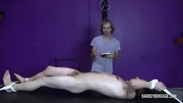 Najlepšie Submissive emo electro sex in bondage and whipping výkonné videá