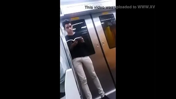 En iyi Hung guy in metro güç Videoları