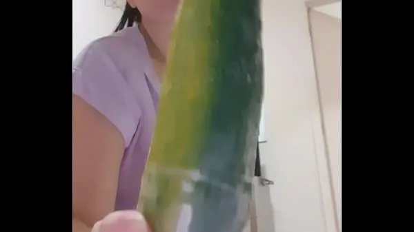 Video kuasa cucumber in the spit terbaik