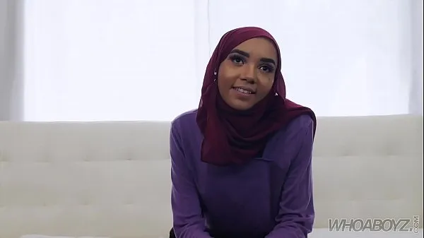 Los mejores videos de Pequeña hijab es follada y cubierta de semen poder