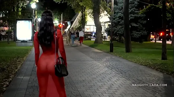 Melhores vídeos Vestido transparente vermelho em público poder