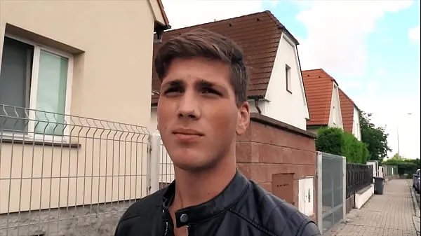 Die besten Sexy Twink beugt sich über Stöhnen, als er seinen Arsch für etwas Geld in der Öffentlichkeit hart gerammt bekommt - CZECH HUNTER 557 Power-Videos