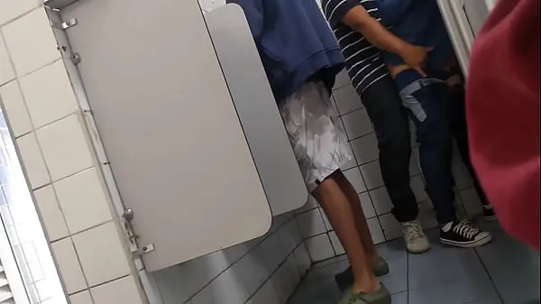 Los mejores videos de follar en el baño publico poder