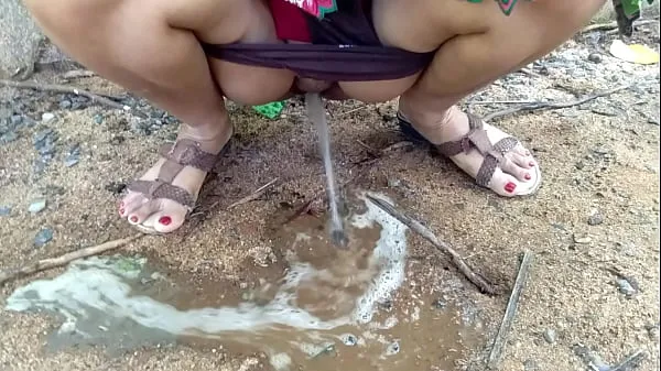 Najlepšie Desi Indian Bhabhi Outdoor Public Pissing Video Compilation výkonné videá