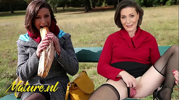 أفضل French MILF Eats Her Lunch Outside Before Leaving With a Stranger & Getting Ass Fucked مقاطع فيديو قوية