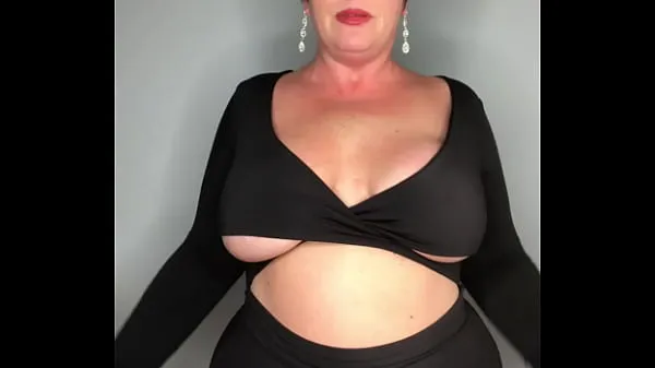 Najlepsze filmy Hourglass Mama's nipslip | boobie pops out mocy