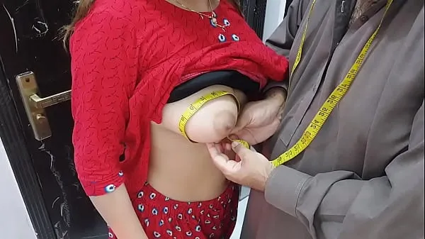 最佳Desi indian Village Wife,s Ass Hole Fucked By Tailor In Exchange Of Her Clothes Stitching Charges Very Hot Clear Hindi Voice电源视频