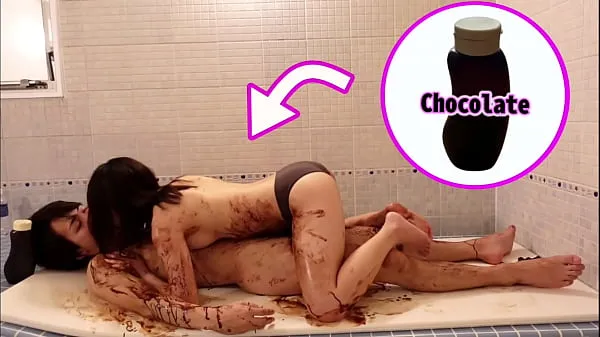 최고의 Chocolate slick sex in the bathroom on valentine's day - Japanese young couple's real orgasm 파워 비디오