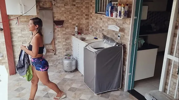 Meilleures vidéos sur la puissance Je suis entré dans le cul de la femme sexy de mon voisin qui étendait des vêtements dans le jardin