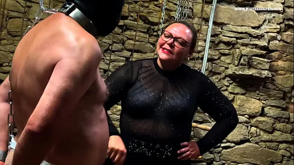 Melhores vídeos Mistress April recebe escravo em sua masmorra particular por torná-lo um homem melhor poder