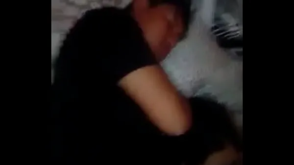 Los mejores videos de FOLLAN A SU MUJER MIENTRAS CORNUDO DUERME poder