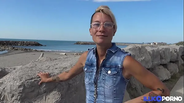 Najboljši videoposnetki Sexy milf Cheyenne loves outdoor anal sex moči