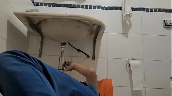Najboljši videoposnetki I answered the plumber in a dress just to see if I had his dick moči