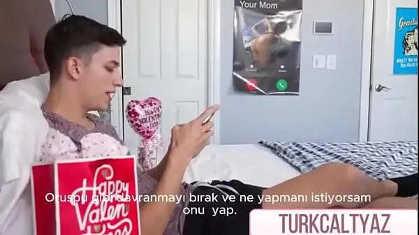 Die besten On Valentine's Day, he hangs out with his stepmother instead of his girlfriend. Porn with Turkish subtitles Power-Videos