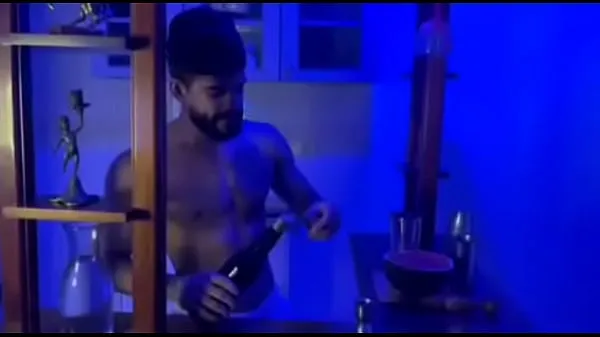 Best fui na balada e dei pro barman power Videos